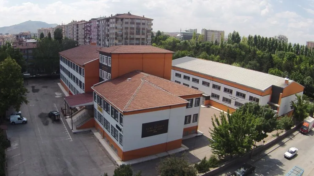 Sami Yangın Anadolu Lisesi fotoğrafı