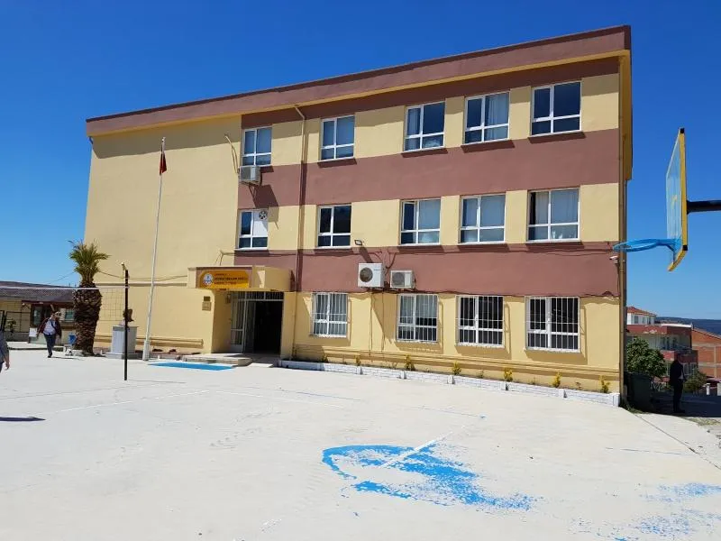 Avukat İbrahim Mutlu Anadolu Lisesi fotoğrafı