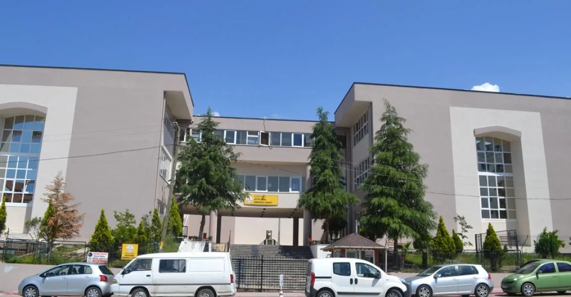 Gölcük Atatürk Anadolu Lisesi fotoğrafı