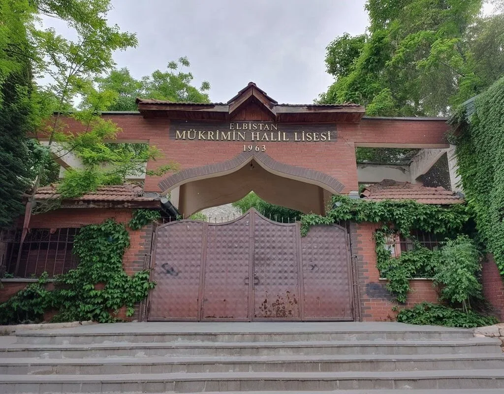 Mükrimin Halil Anadolu Lisesi