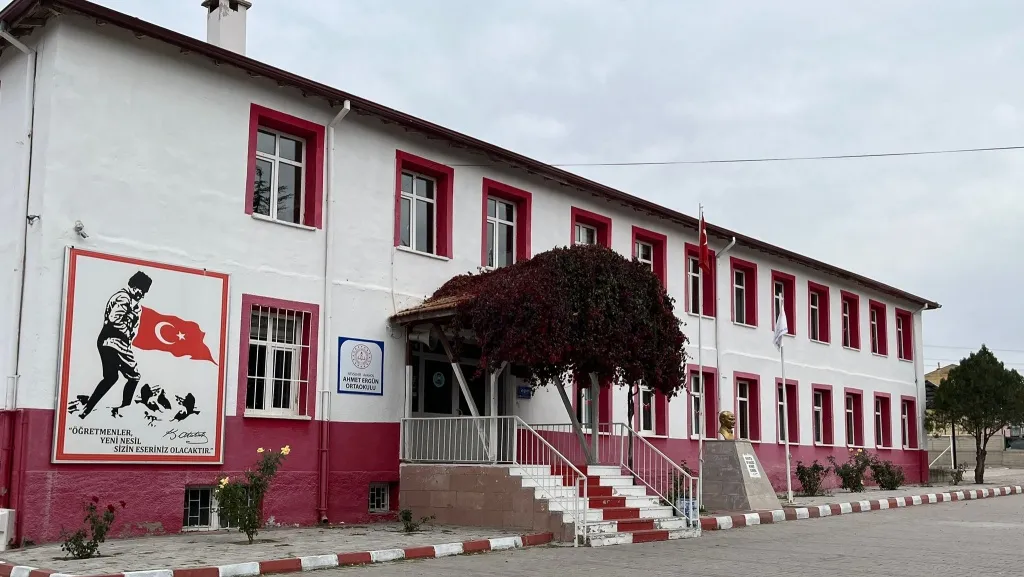 Ahmet Ergün Ortaokulu fotoğrafı
