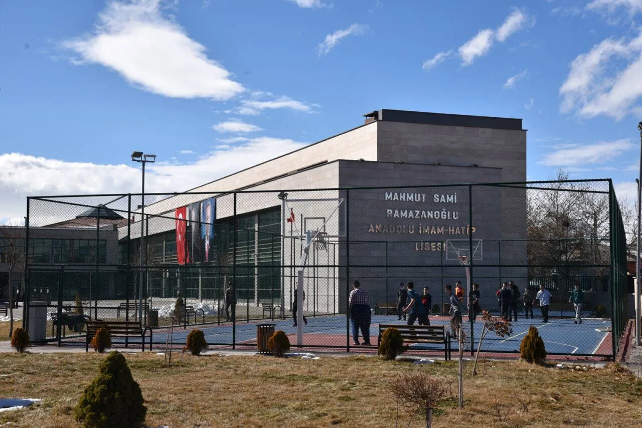 Mahmut Sami Ramazanoğlu Anadolu İmam Hatip Lisesi