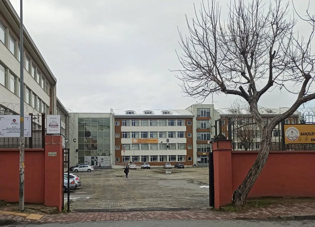 Siyavuşpaşa Kız Mesleki Ve Teknik Anadolu Lisesi fotoğrafı