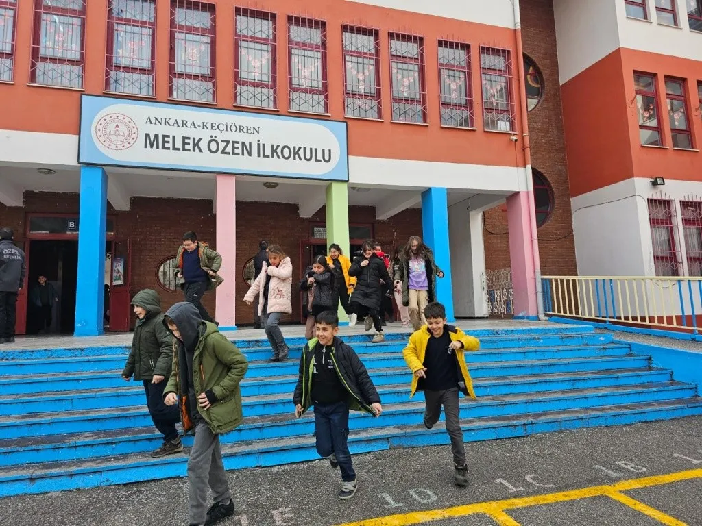 Melek Özen İlkokulu fotoğrafı
