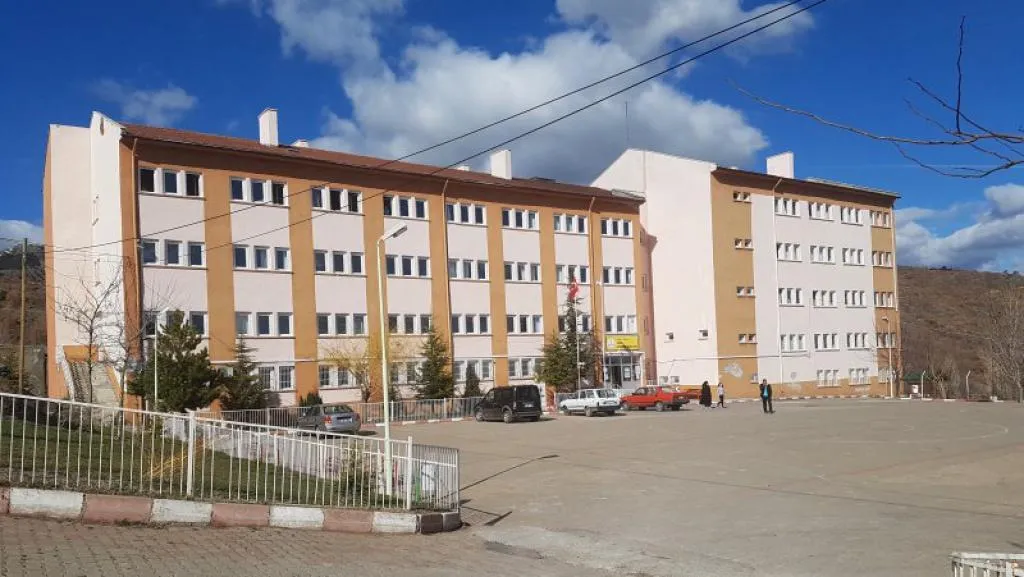 Yapraklı Çok Programlı Anadolu Lisesi fotoğrafı