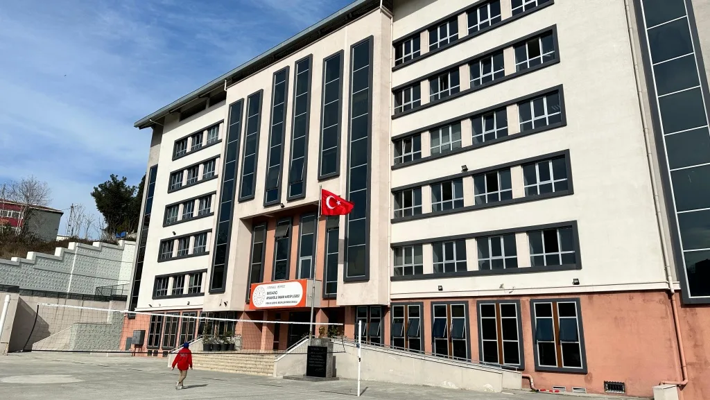 Boğaziçi Kız Anadolu İmam Hatip Lisesi