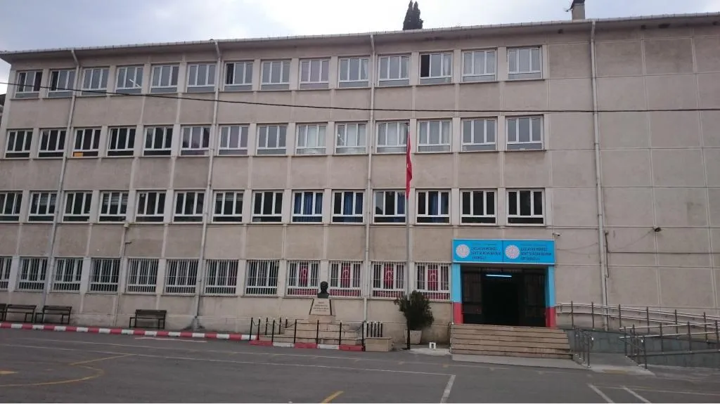Çağlayan Merkez Şehit Gürcan Bayrak Ortaokulu