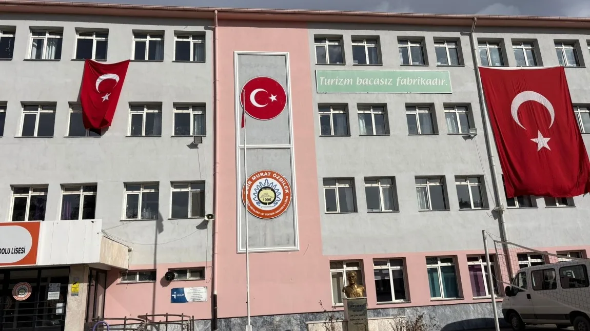 Afyonkarahisar Emir Murat Özdilek Turizm Mesleki Ve Teknik Anadolu Lisesi fotoğrafı
