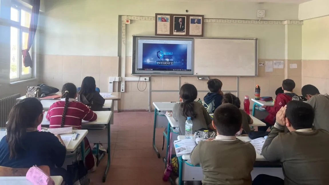 Reşat Akyön Ortaokulu fotoğrafı