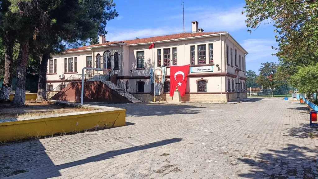 Gazi İlkokulu fotoğrafı