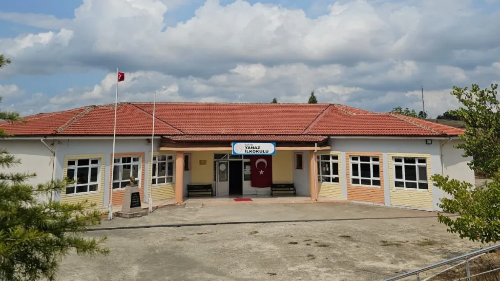 Yanaz İlkokulu fotoğrafı
