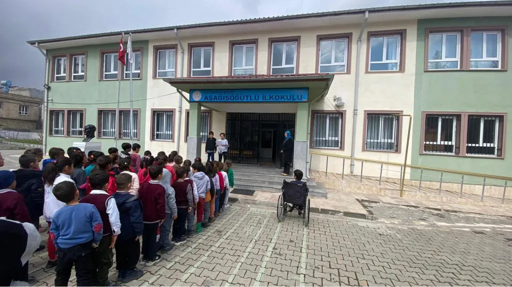 Aşağısöğütlü İlkokulu fotoğrafı