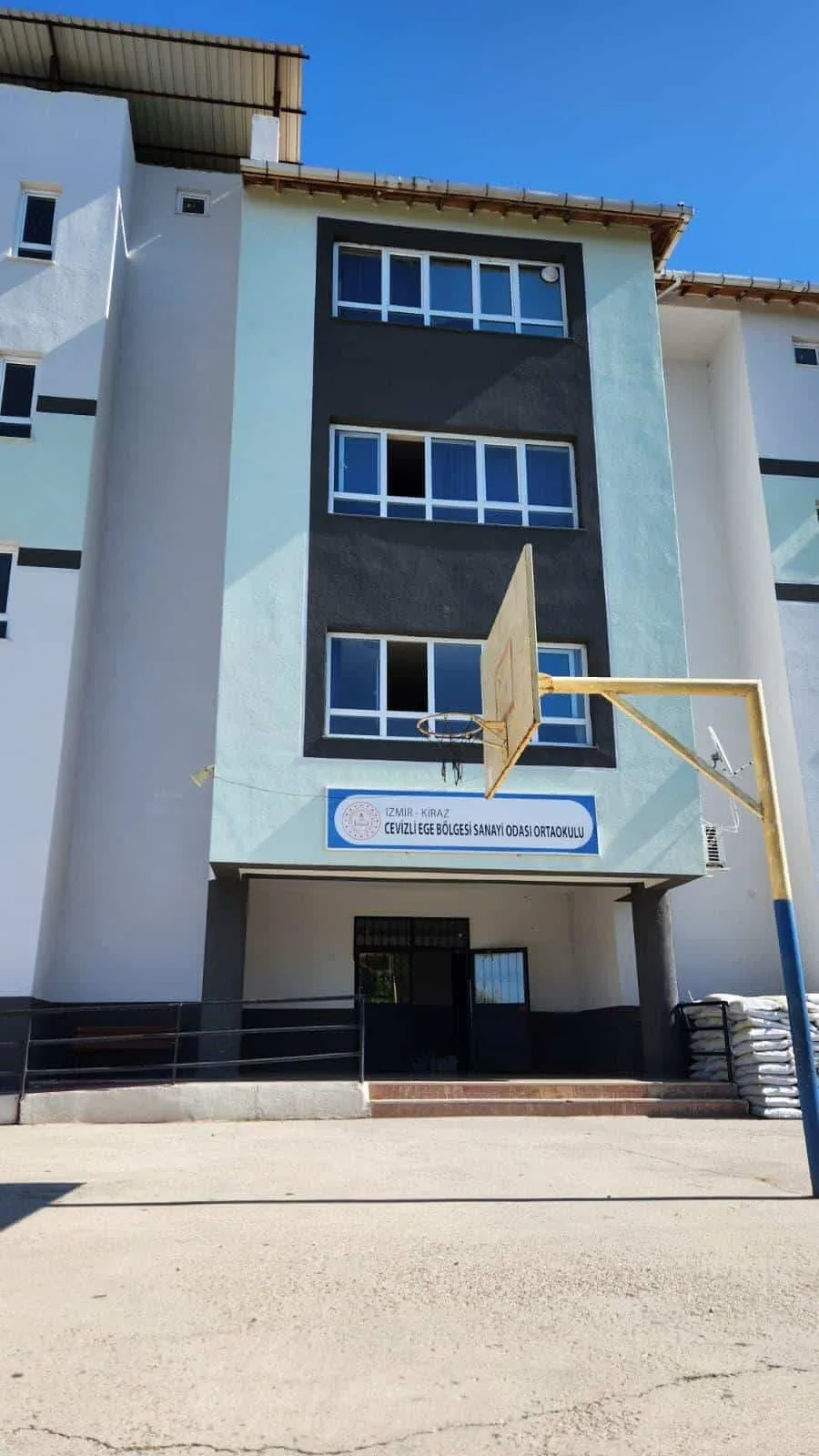 Cevizli Ege Bölgesi Sanayi Odası İlkokulu