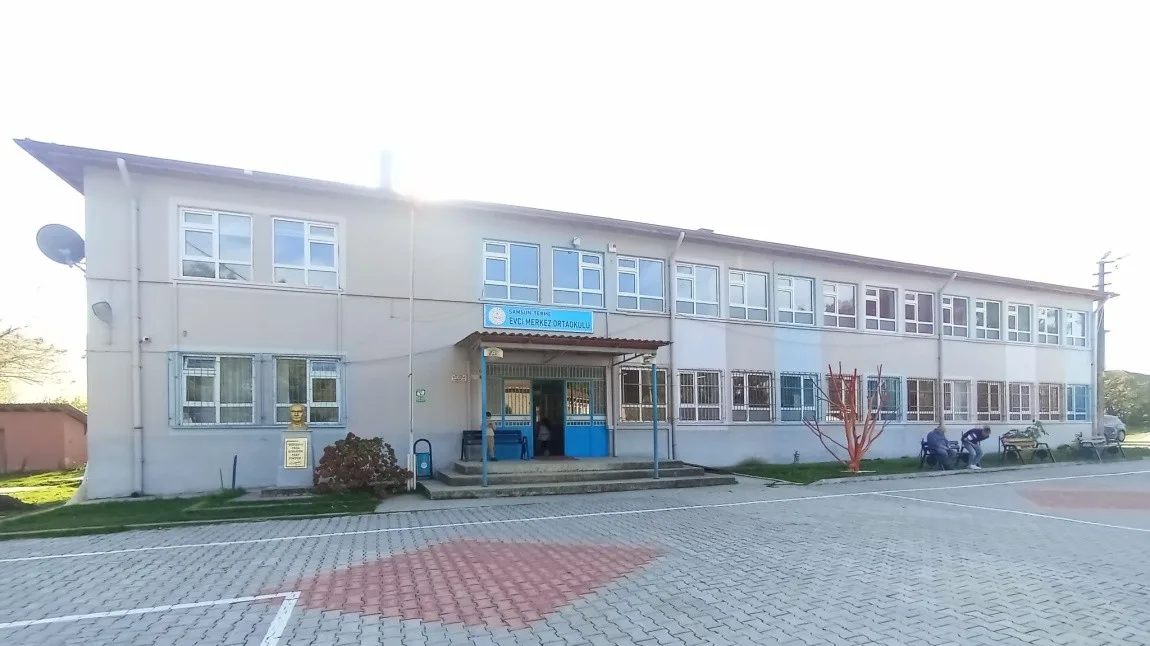 Evci Ortaokulu fotoğrafı
