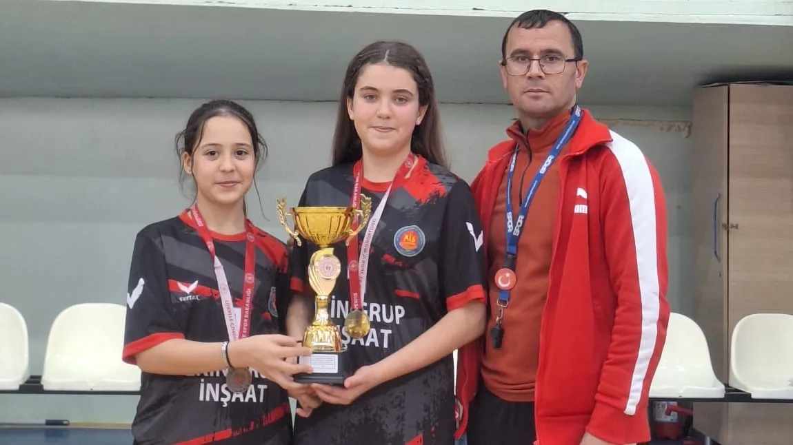 Müyesser İbrahim Sünnetçioğlu Ortaokulu fotoğrafı