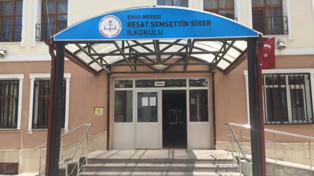 Reşat Şemsettin Sirer İlkokulu fotoğrafı
