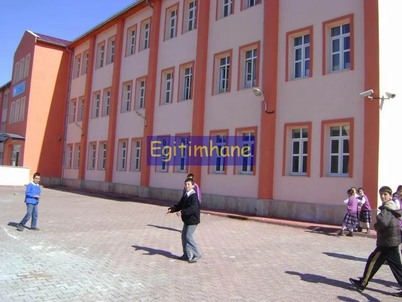 Vali Bekir Aksoy İlkokulu