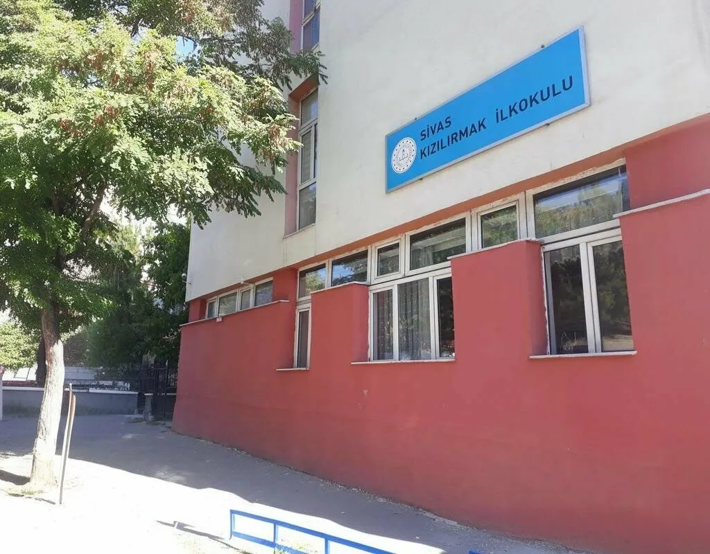 Karalı İlkokulu fotoğrafı
