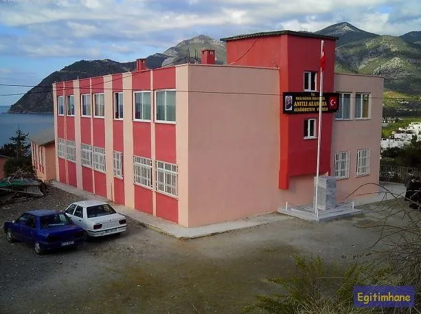 Anıtlı Alanoba Ortaokulu fotoğrafı