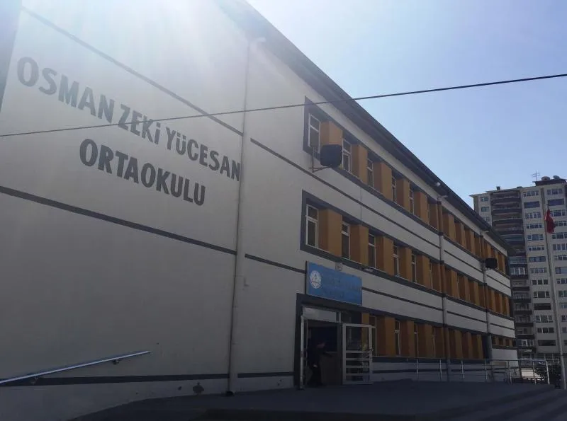 Osman Zeki Yücesan Ortaokulu fotoğrafı