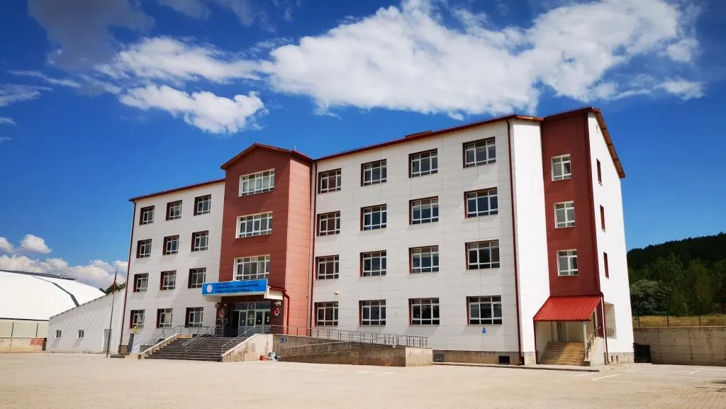 Cumhuriyet Üniversitesi Ortaokulu