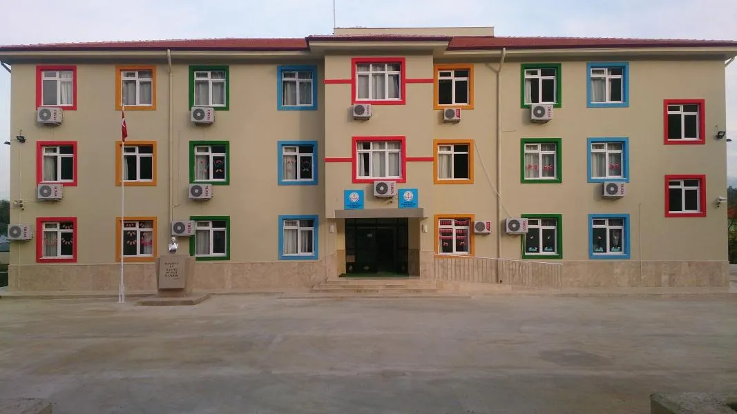 Banu Cömertoğlu İlkokulu