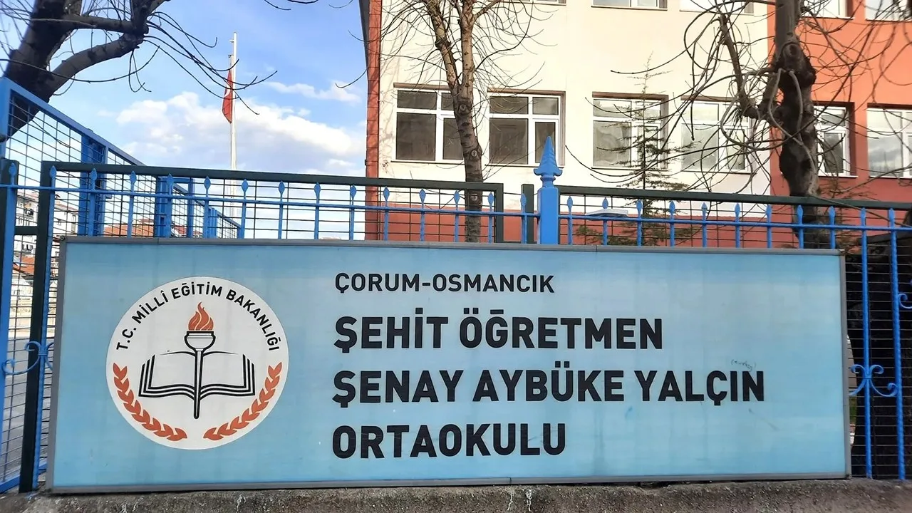 Şehit Öğretmen Şenay Aybüke Yalçın Ortaokulu