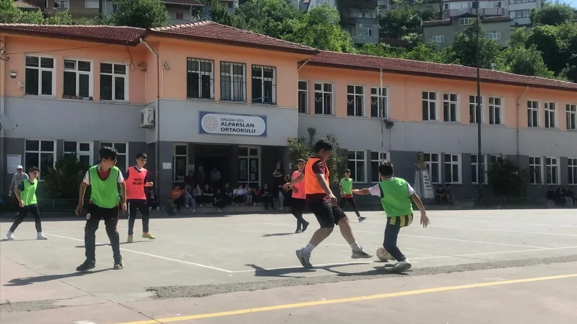 Kozlu Alparslan Ortaokulu fotoğrafı