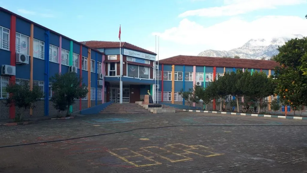 Tekirova Halit Narin İlkokulu fotoğrafı