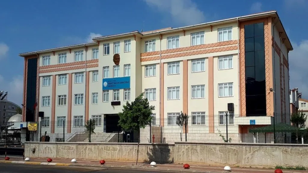 Fikret Haluk Saraçoğlu İlkokulu