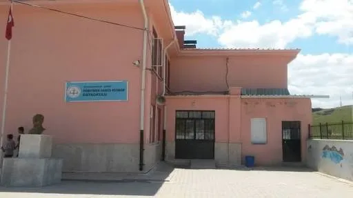Çıkrık Öğretmen Hamza Kesman Ortaokulu fotoğrafı