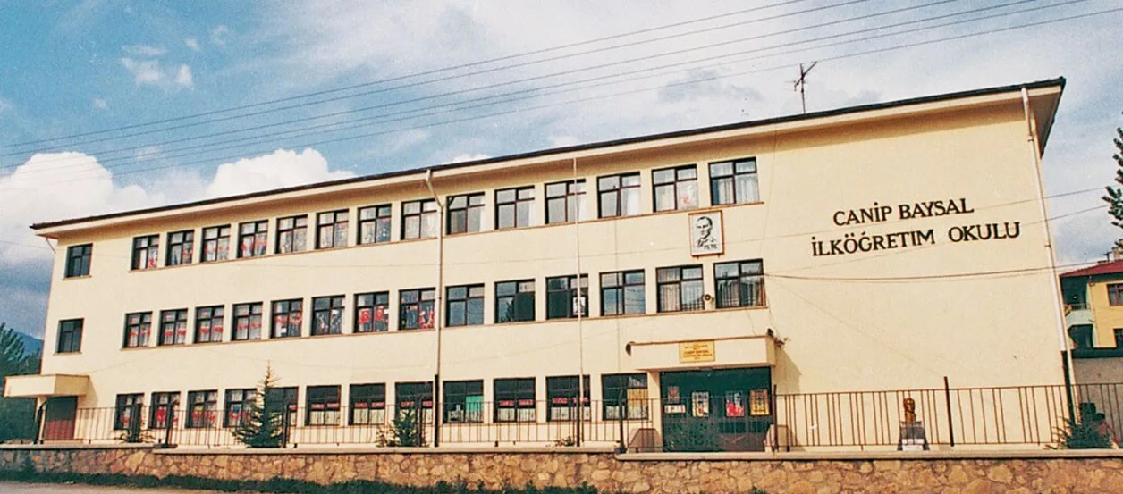 Canip Baysal İlkokulu fotoğrafı