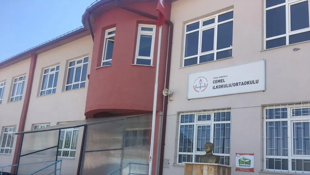 Cemel Ortaokulu fotoğrafı