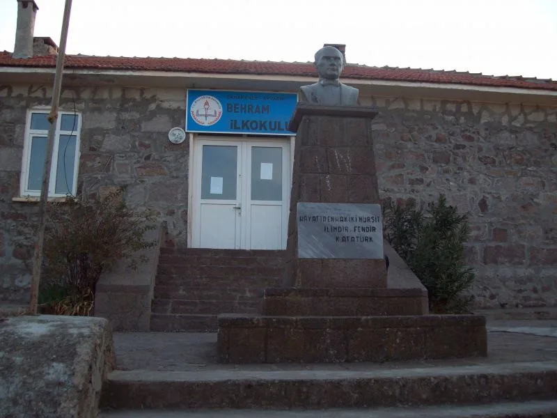 Behram İlkokulu fotoğrafı