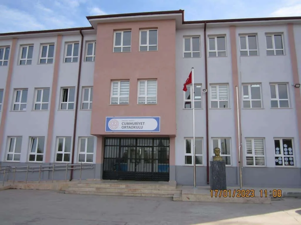 Cumhuriyet Ortaokulu fotoğrafı