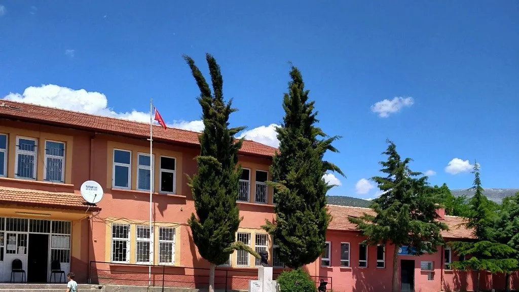 Dedeçam Şehit Ramazan Karaca İlkokulu