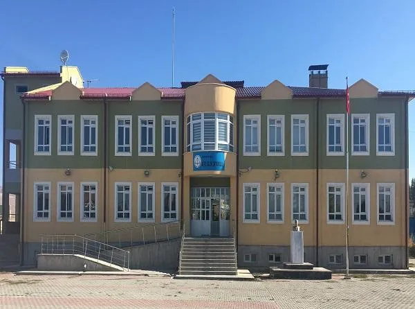 Sefil Selimi Ortaokulu fotoğrafı