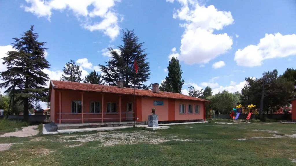 Yalnızsaray İlkokulu fotoğrafı