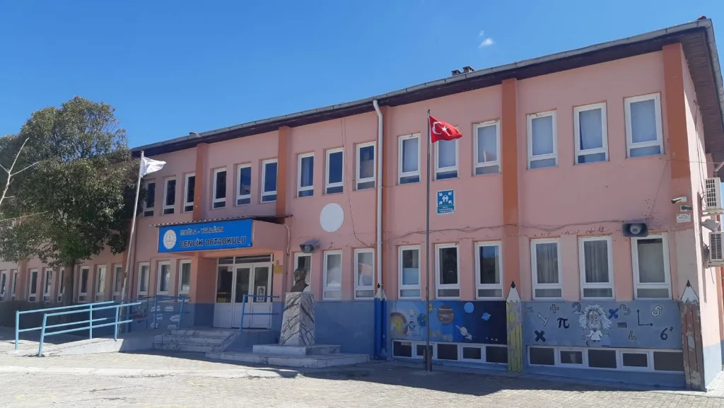 Bencik Ortaokulu