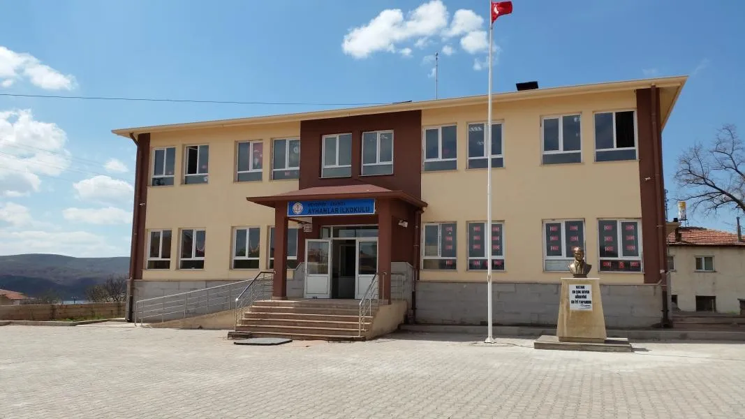 Ayhanlar İlkokulu fotoğrafı