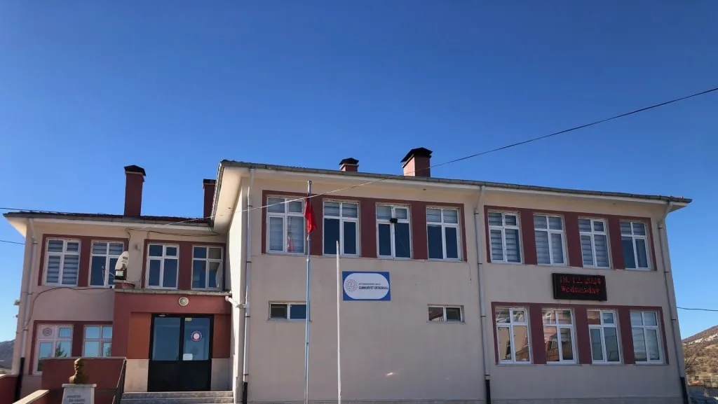 Cumhuriyet Ortaokulu fotoğrafı