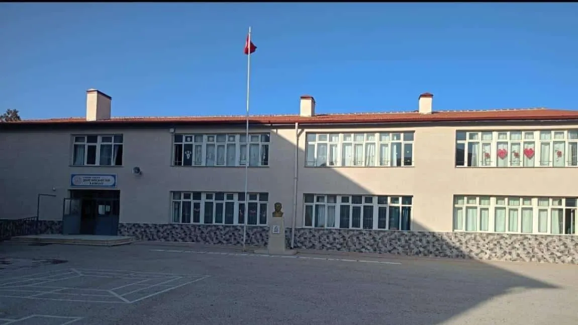Şehit Mücahit Top İlkokulu fotoğrafı