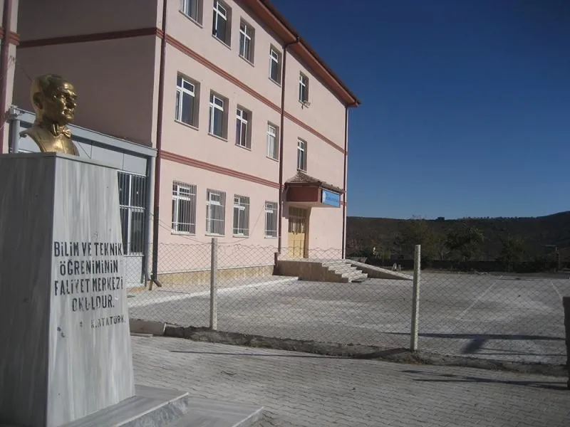 Helvadere Atatürk Ortaokulu fotoğrafı