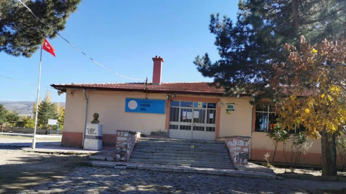 Karamık Ortaokulu