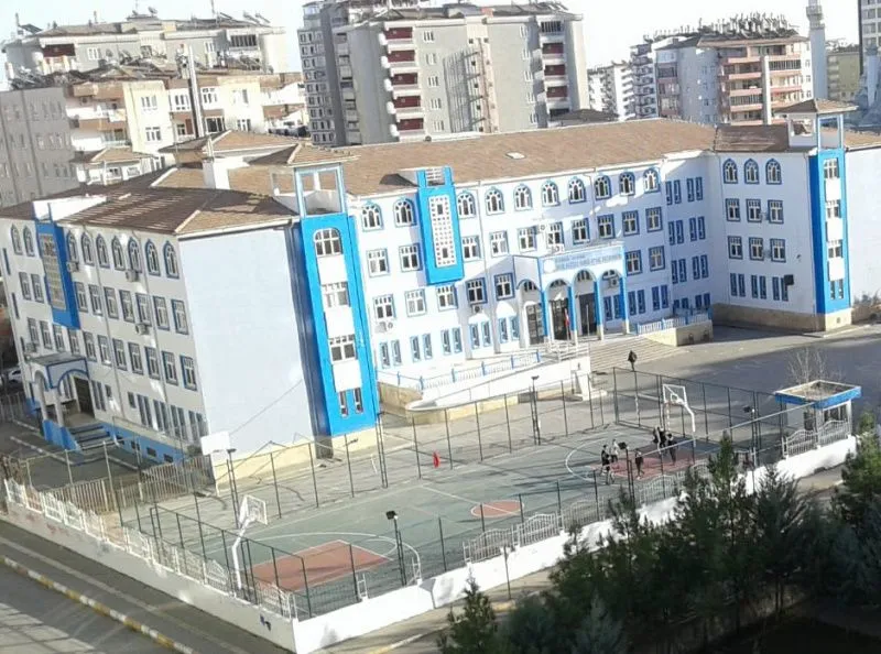 Borsa İstanbul Hattat Hamid Aytaç Ortaokulu