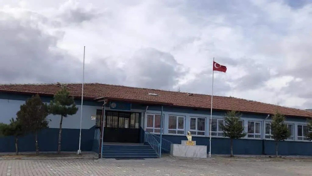 Yıprak Ortaokulu fotoğrafı