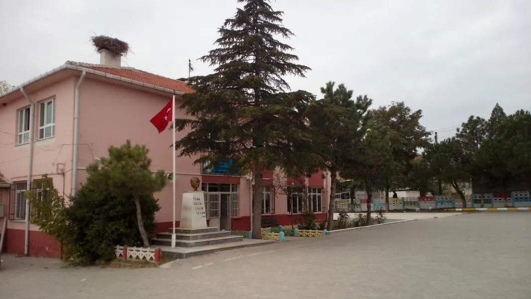 Tayakadın Şehit Cem Havale Ortaokulu
