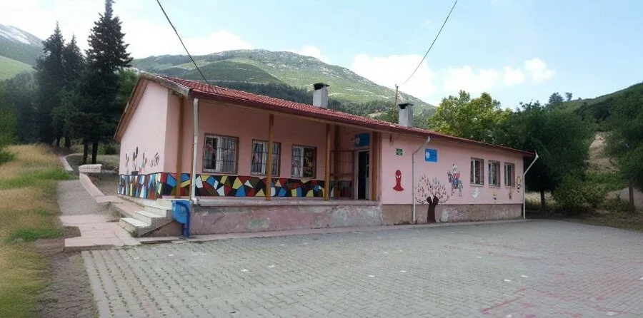 Emlakdere Şehit Ferhat Alakuş İlkokulu fotoğrafı