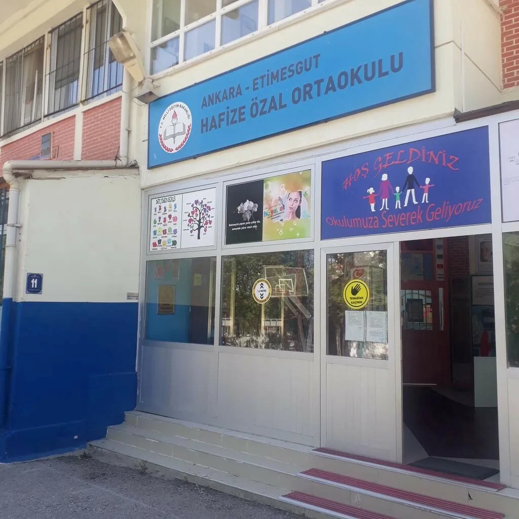 Hafize Özal Ortaokulu fotoğrafı