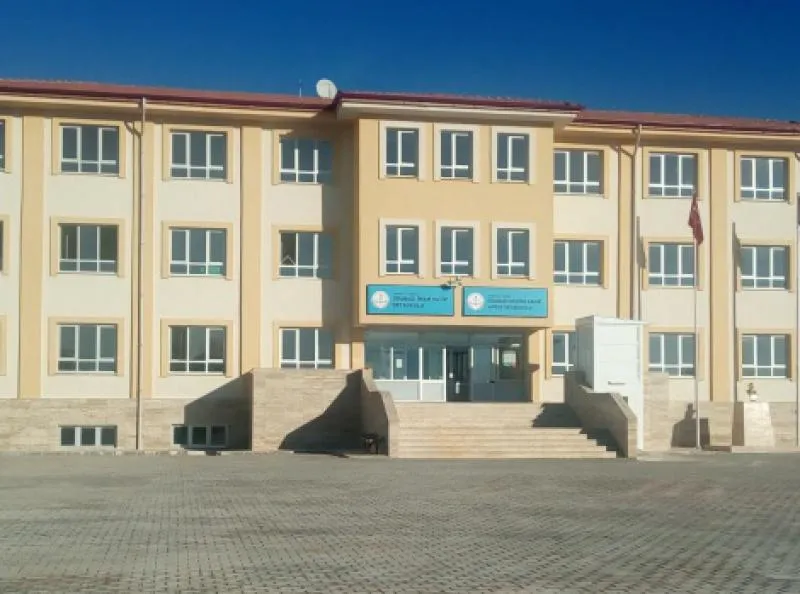 Şehit Metin Darbaş Ortaokulu
